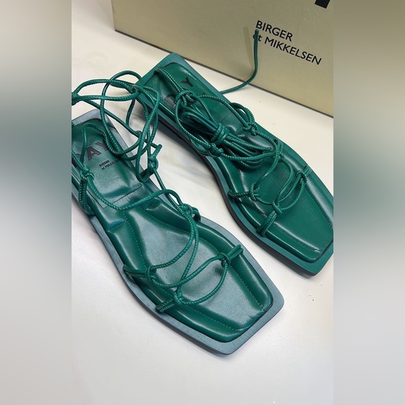 EUROPEAN FASHION: DAY BIRGER Green Strappy Sandals - Picture 1 of 8